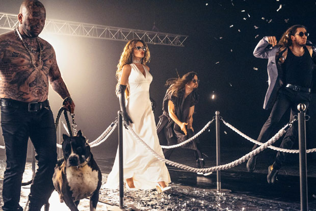 ПЕСМА СЕВЕРИНЕ И ЏАЛА БРАТА: Магија моде и плеса (ФОТО)